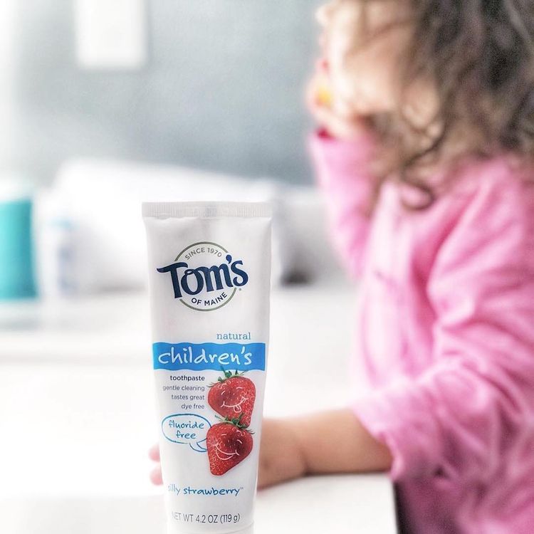 美国Tom's of Maine儿童天然无氟牙膏 2岁以上儿童可用 纯天然草莓味 可吞咽